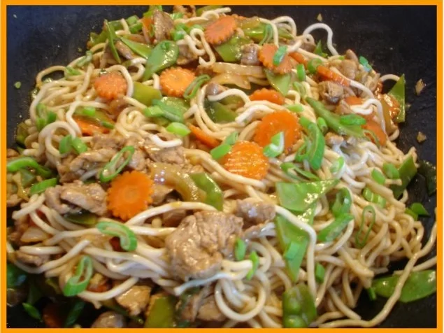 Nudeln mit Schweinefleisch und Gemüse in Pflaumensauce - Rezept - Bild Nr. 21