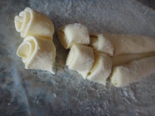 Rezept: Schweineöhrchen Bild Nr. 4 Schweineöhrchen - Rezept - Bild Nr. 4