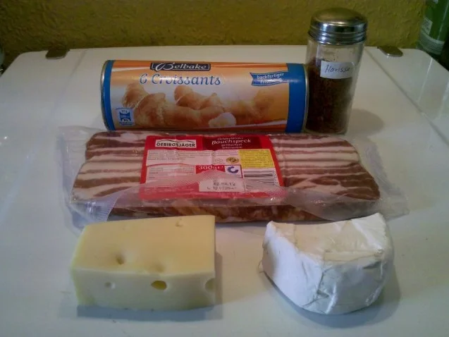 Rezept: Frühstück: Pikante gefüllte Croissants â la Gudrun Bild Nr. 2 Frühstück: Pikante gefüllte Croissants â la Gudrun - Rezept - Bild Nr. 2