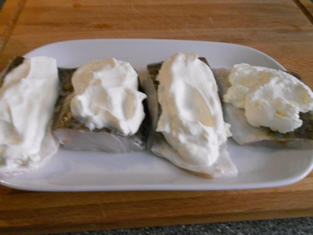 Bilder für Skrei auf der Sahnehaube, Brokkoli, tournierten Kartoffeln und Sauce Hollandaise - Rezept