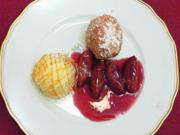 Topfenknödel mit glasierten Zwetschgen und Vanilleeis - Rezept