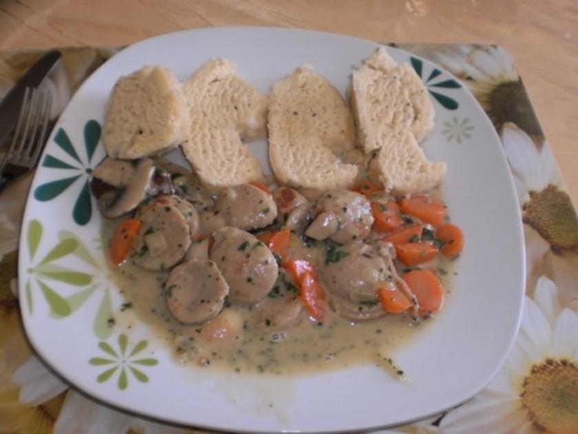 BratwurstPilzRagout mit Böhmischen Knödeln Rezept kochbar.de