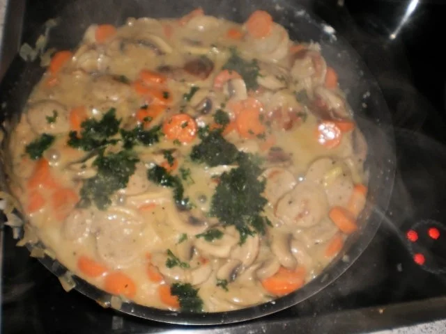 Rezept: Bratwurst-Pilz-Ragout mit Böhmischen Knödeln Bild Nr. 10 Bratwurst-Pilz-Ragout mit Böhmischen Knödeln - Rezept - Bild Nr. 10