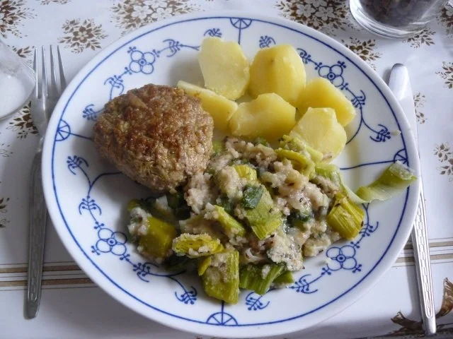 Bratklößchen mit Poreegemüse (Fleischplanzerl) - Rezept