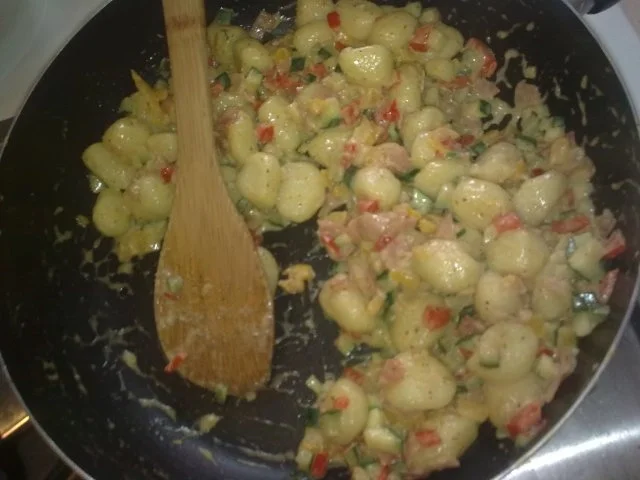 Gnocchi-Pfanne mit Zucchini und Paprika - Rezept - Bild Nr. 2