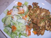 Rezept: Scharfes Hรคhnchen mit Pfifferlingen und Erbsen, dazu ein frischer Salat Scharfes Hรคhnchen mit Pfifferlingen und Erbsen, dazu ein frischer Salat - Rezept