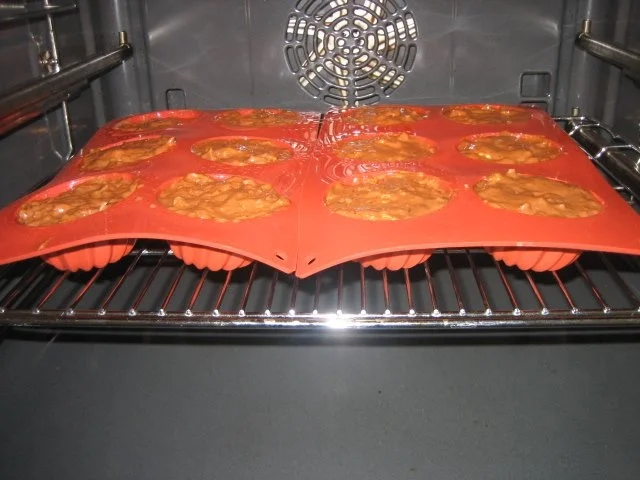 Rezept: Schokoladen-Nuss-Minigugelhupf Bild Nr. 4 Schokoladen-Nuss-Minigugelhupf - Rezept - Bild Nr. 4