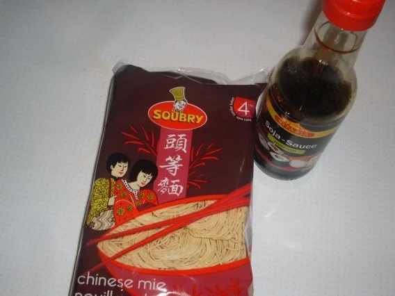 Huhn "Asiatisch" mit Gemüsestreifen auf Mie-Nudeln - Rezept - Bild Nr. 8