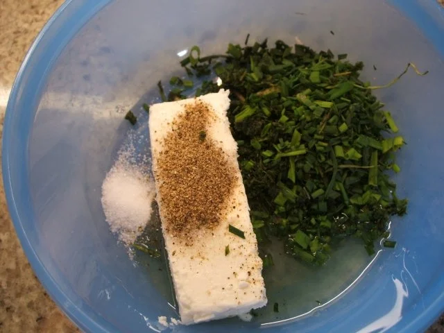 Rezept: Pilze: Gebackene Champignon-Scheiben mit Schafskäse-Dip Bild Nr. 5 Pilze: Gebackene Champignon-Scheiben mit Schafskäse-Dip - Rezept - Bild Nr. 5