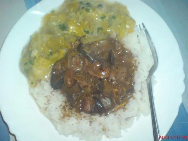 Rezept: Hähnchen-Innereien-RAGUET mit Reis und Porreegemüse Hähnchen-Innereien-RAGUET mit Reis und Porreegemüse - Rezept