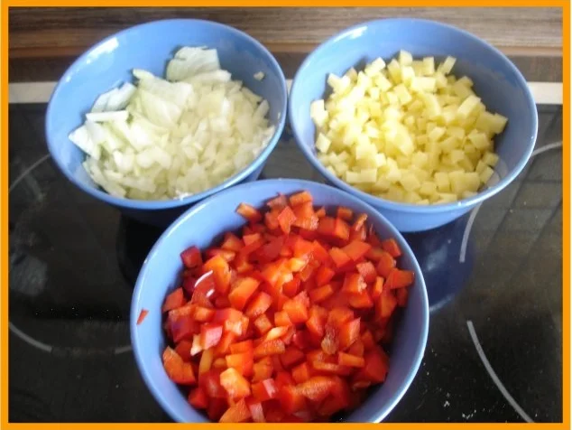 Rezept: Hackfleischpastete mit Käsesauce und Feldsalat Bild Nr. 4 Hackfleischpastete mit Käsesauce und Feldsalat - Rezept - Bild Nr. 4