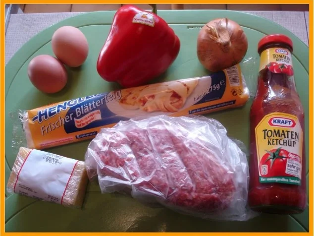 Rezept: Hackfleischpastete mit Käsesauce und Feldsalat Bild Nr. 2 Hackfleischpastete mit Käsesauce und Feldsalat - Rezept - Bild Nr. 2