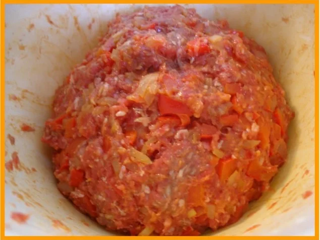 Rezept: Hackfleischpastete mit Käsesauce und Feldsalat Bild Nr. 8 Hackfleischpastete mit Käsesauce und Feldsalat - Rezept - Bild Nr. 8