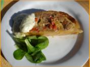 Hackfleischpastete mit Käsesauce und Feldsalat - Rezept