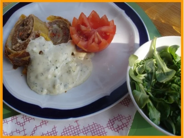 Rezept: Hackfleischpastete mit Käsesauce und Feldsalat Bild Nr. 23 Hackfleischpastete mit Käsesauce und Feldsalat - Rezept - Bild Nr. 23