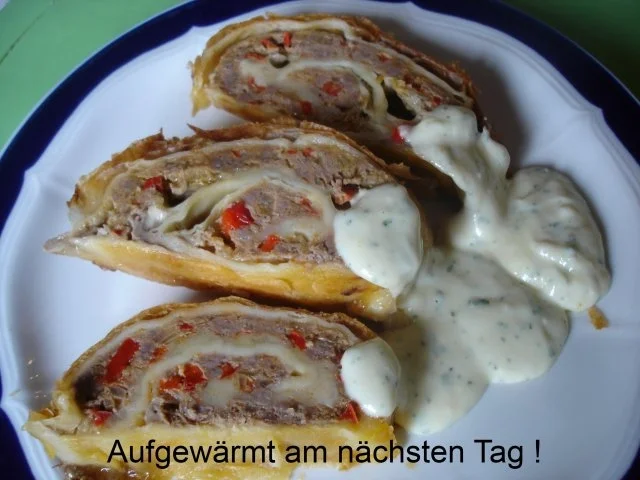 Rezept: Hackfleischpastete mit Käsesauce und Feldsalat Bild Nr. 26 Hackfleischpastete mit Käsesauce und Feldsalat - Rezept - Bild Nr. 26