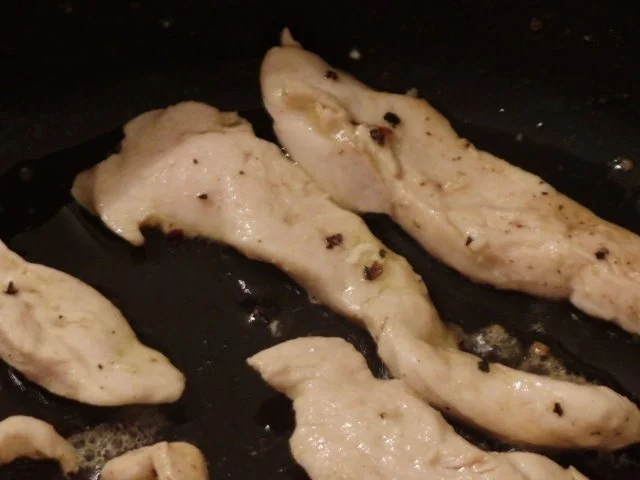 Blattsalat mit Tofu und Hähnchenstreifen - Rezept - Bild Nr. 4