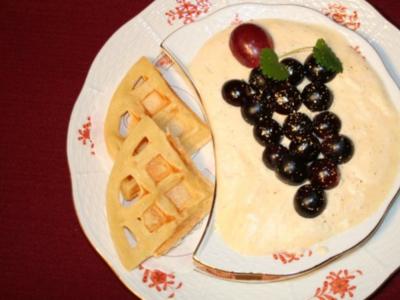 Rezept: Fränkische Weincrème mit Waffeln Fränkische Weincrème mit Waffeln - Rezept