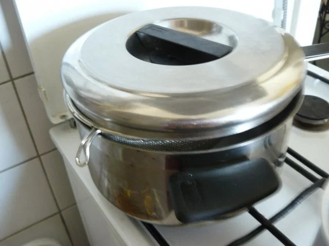 Rezept: Hefeklöße mit Rhabarber und Vanillesoße Bild Nr. 4 Hefeklöße mit Rhabarber und Vanillesoße - Rezept - Bild Nr. 4