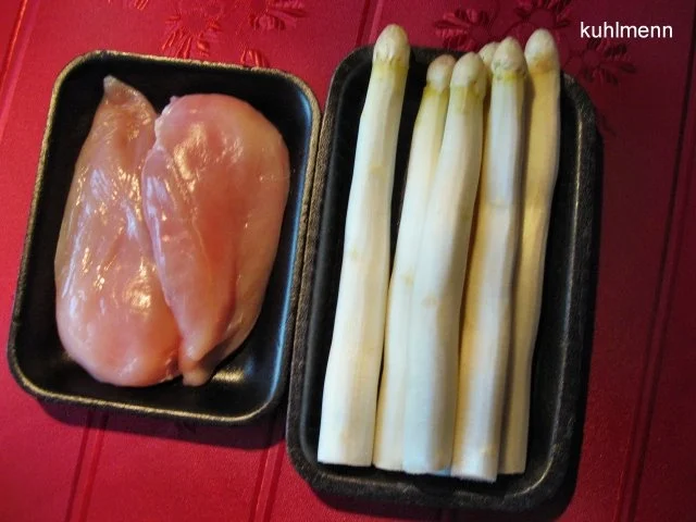 Hähnchen und Spargel in Pesto/Käse-Soße - Rezept - Bild Nr. 2