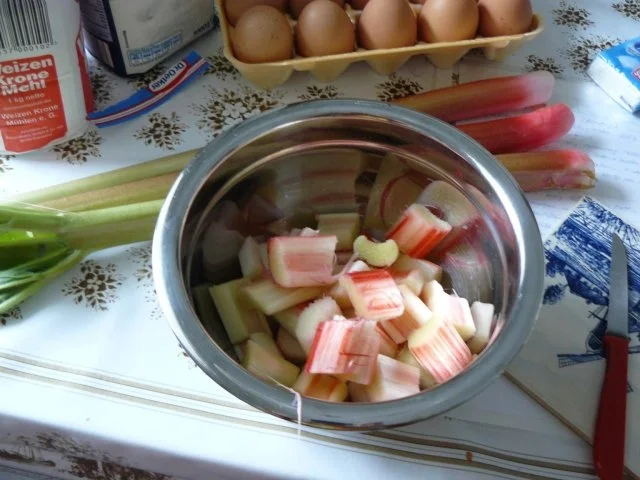 Rezept: Rhabarberkuchen mit Solf Bild Nr. 2 Rhabarberkuchen mit Solf - Rezept - Bild Nr. 2