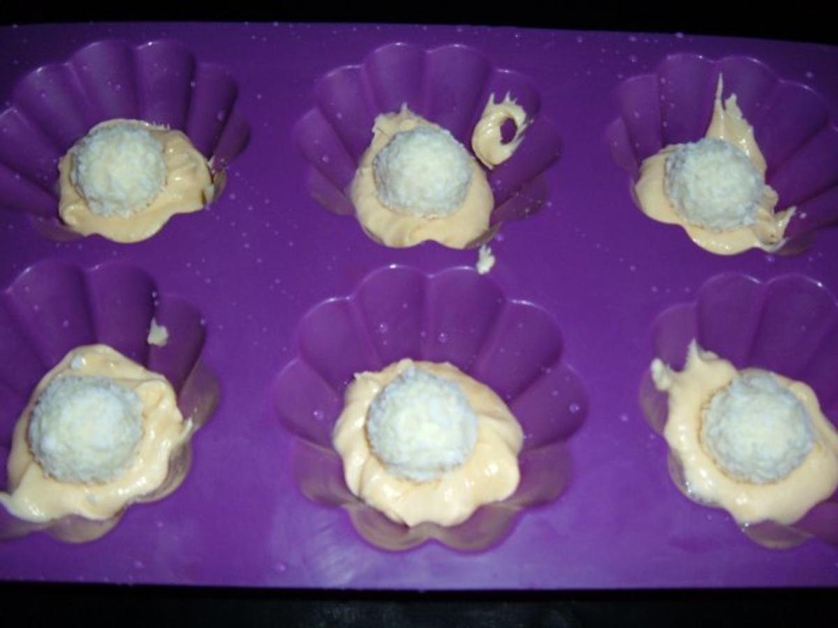 Kuchen : Mit Eierlikör und Raffaellos - Rezept - Bild Nr. 3