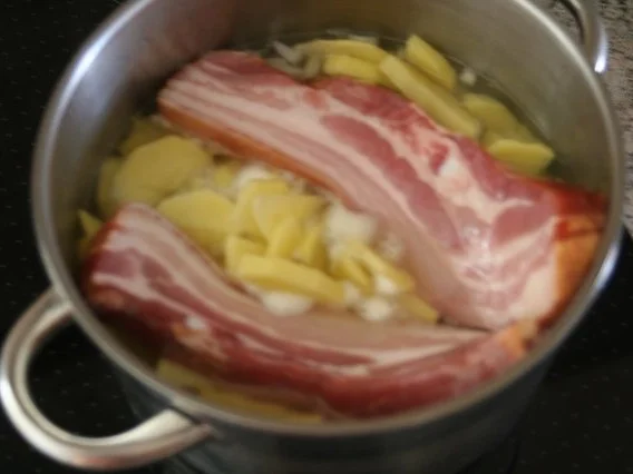 Omas Kartoffelsuppe - Rezept