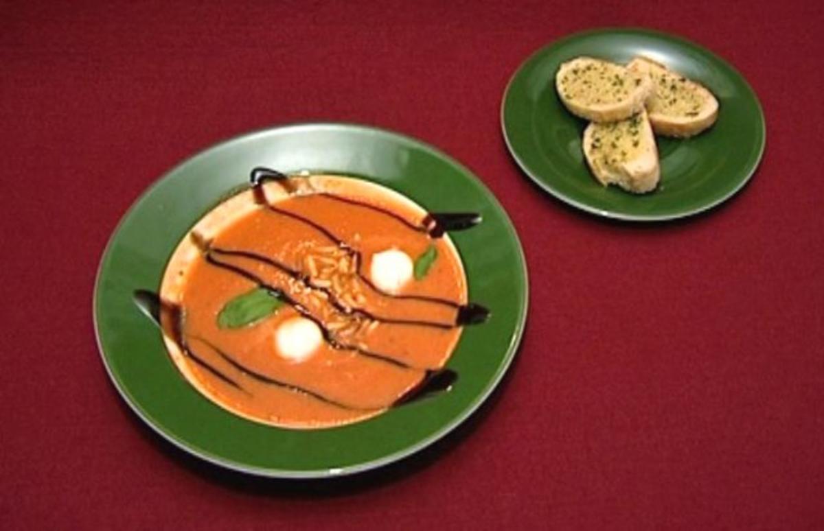 Tomatensuppe mit Basilikum-Ciabatta (Rolf Zacher) - Rezept