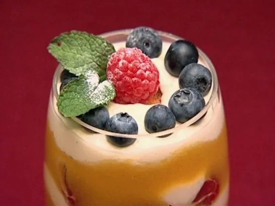 Cantuccini-Pfirsich-Himbeer-Tiramisu (Rolf Zacher) - Rezept