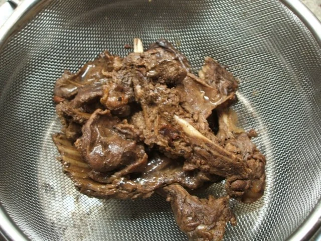 Wild: Reh-Soße  für das Rezept Reh-Ragout und Rehfleischküchle - Rezept - Bild Nr. 3