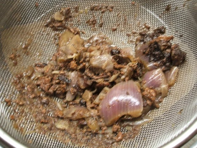 Wild: Reh-Soße  für das Rezept Reh-Ragout und Rehfleischküchle - Rezept - Bild Nr. 4