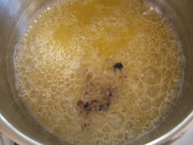 Wild: Reh-Fleischküchle mit Wacholderrahmsoße - Rezept - Bild Nr. 7