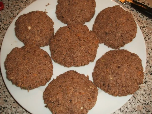 Wild: Reh-Fleischküchle mit Wacholderrahmsoße - Rezept - Bild Nr. 4