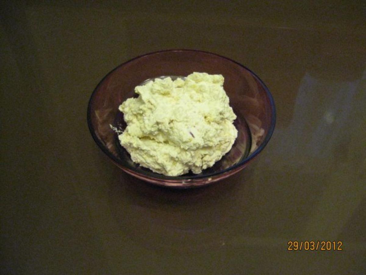 Frischkäse Nuss Dip - schnell &amp; einfach - 344 kcal/100g
