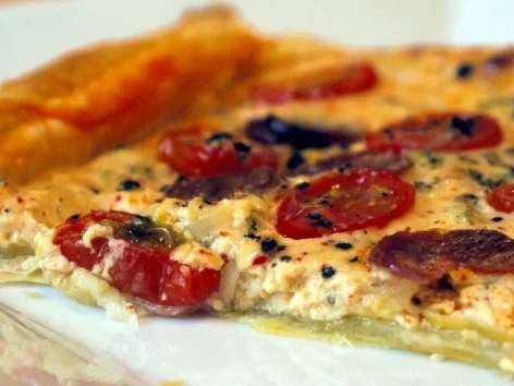 Chorizo und Tomaten auf Blätterteig - Rezept