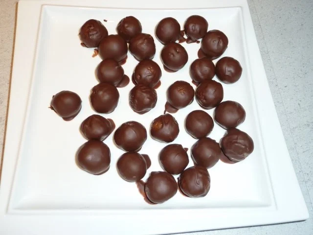 Rezept: Kirschwasser - Nuss Pralinen Kirschwasser - Nuss Pralinen - Rezept