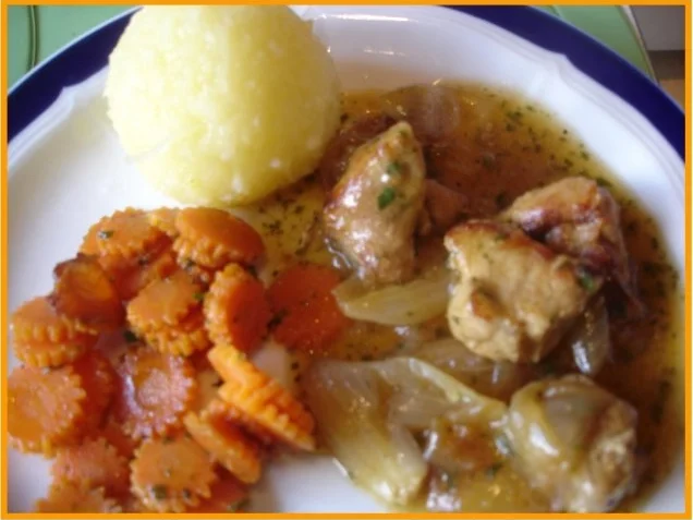 Rezept: Schweinepfeffer mit fränkischen Klößen und karamellisierten Möhrenblüten Bild Nr. 18 Schweinepfeffer mit fränkischen Klößen und karamellisierten Möhrenblüten - Rezept - Bild Nr. 18