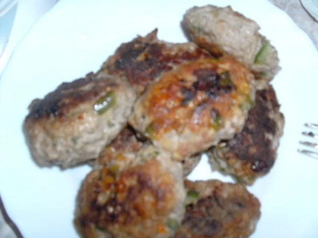 Rezept: Pikante Frikadellen Bild Nr. 7 Pikante Frikadellen - Rezept - Bild Nr. 7