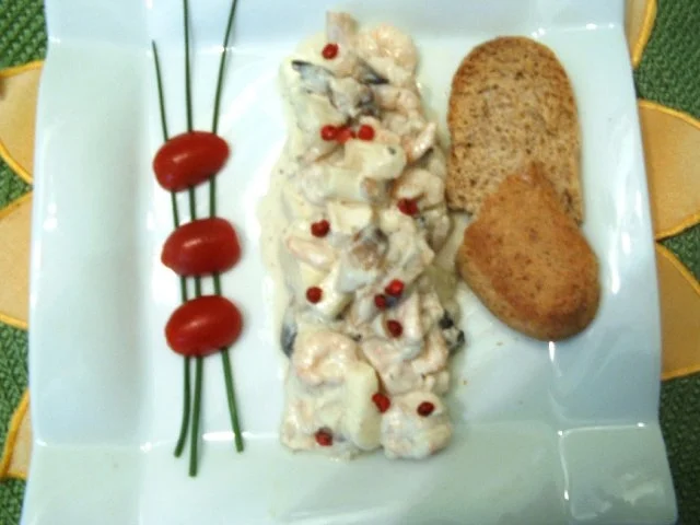 Rezept: Hänchen-Garnelen-Salat Bild Nr. 2 Hänchen-Garnelen-Salat - Rezept - Bild Nr. 2