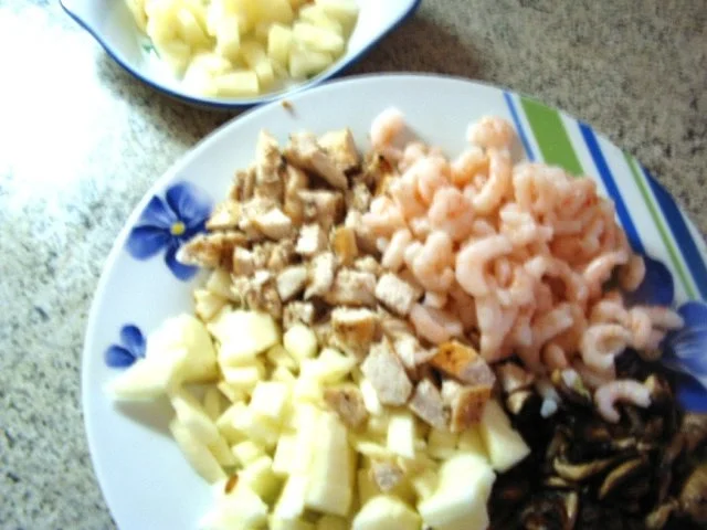 Rezept: Hänchen-Garnelen-Salat Bild Nr. 5 Hänchen-Garnelen-Salat - Rezept - Bild Nr. 5