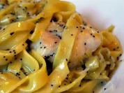 Tagliatelle mit Mohn, Zitrone und Hähnchen - Rezept