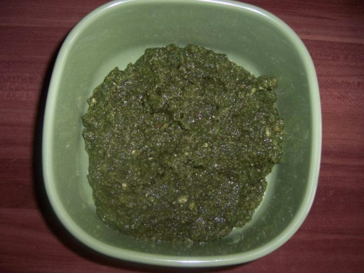 Polenta-Häppchen mit Walnuss-Pesto - Rezept - Bild Nr. 3