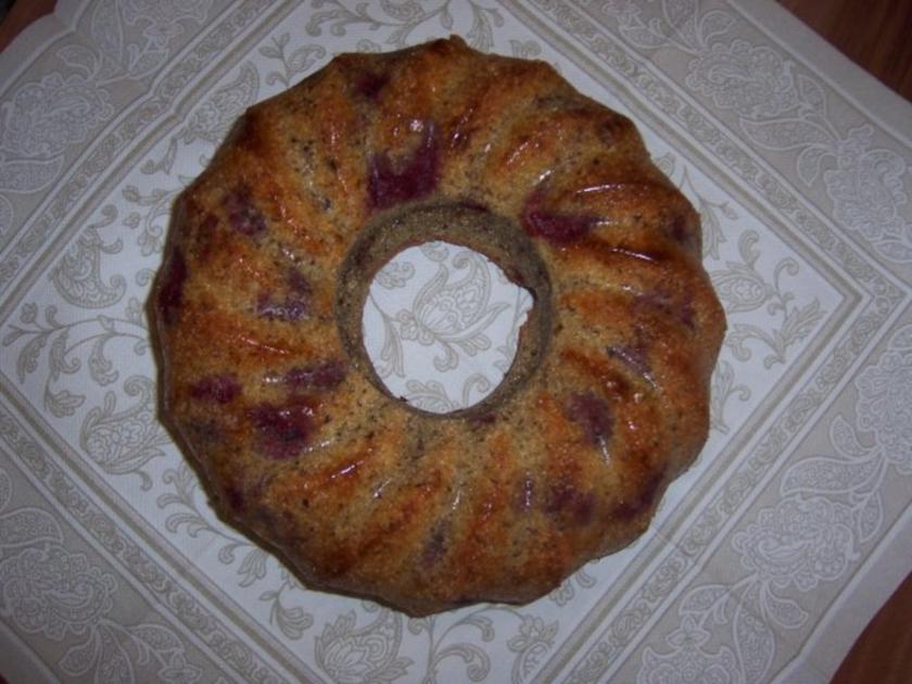 Grieß-Nuss Gugelhupf - schnell &amp; einfach - 422 kcal/100g