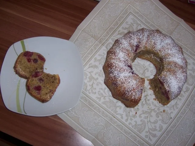 Rezept: Grieß-Nuss-Gugelhupf Bild Nr. 2 Grieß-Nuss-Gugelhupf - Rezept - Bild Nr. 2