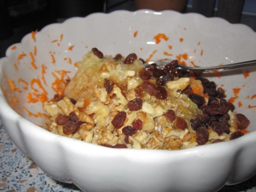 Karotten-Apfel-Rohkost - Rezept mit Bild