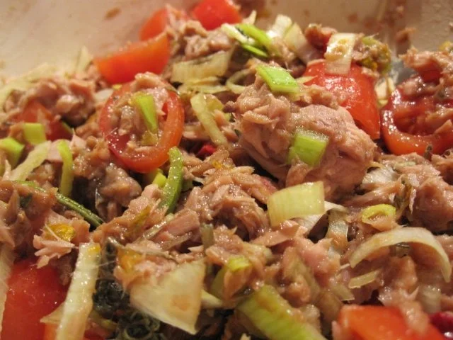 Rezept: Thunfischsalat mit Sardellen und Chili Bild Nr. 2 Thunfischsalat mit Sardellen und Chili - Rezept - Bild Nr. 2