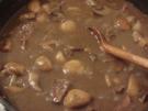 Bœuf Bourguignon mit Pilzen in Rotwein - Rezept