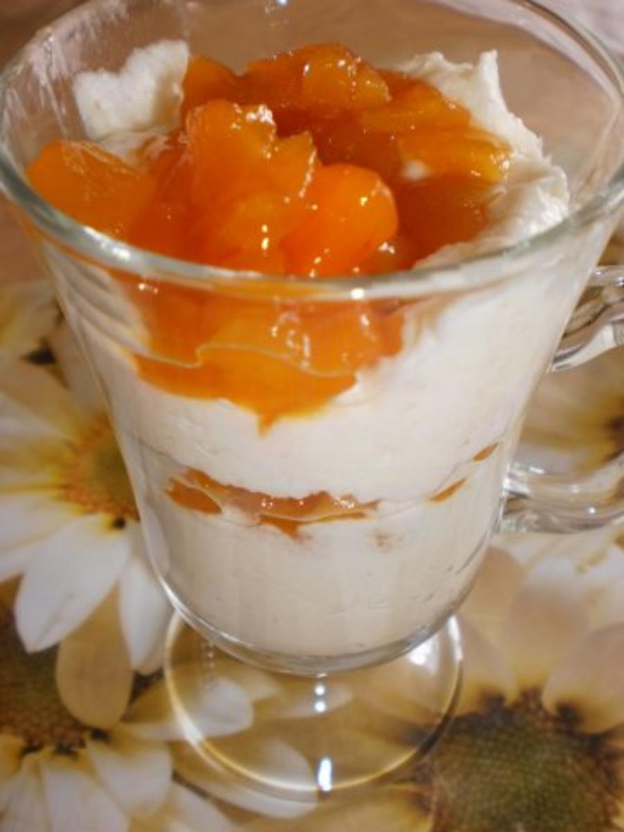 Bilder für Grieß-Sahne-Creme mit marinierten Aprikosen - Rezept