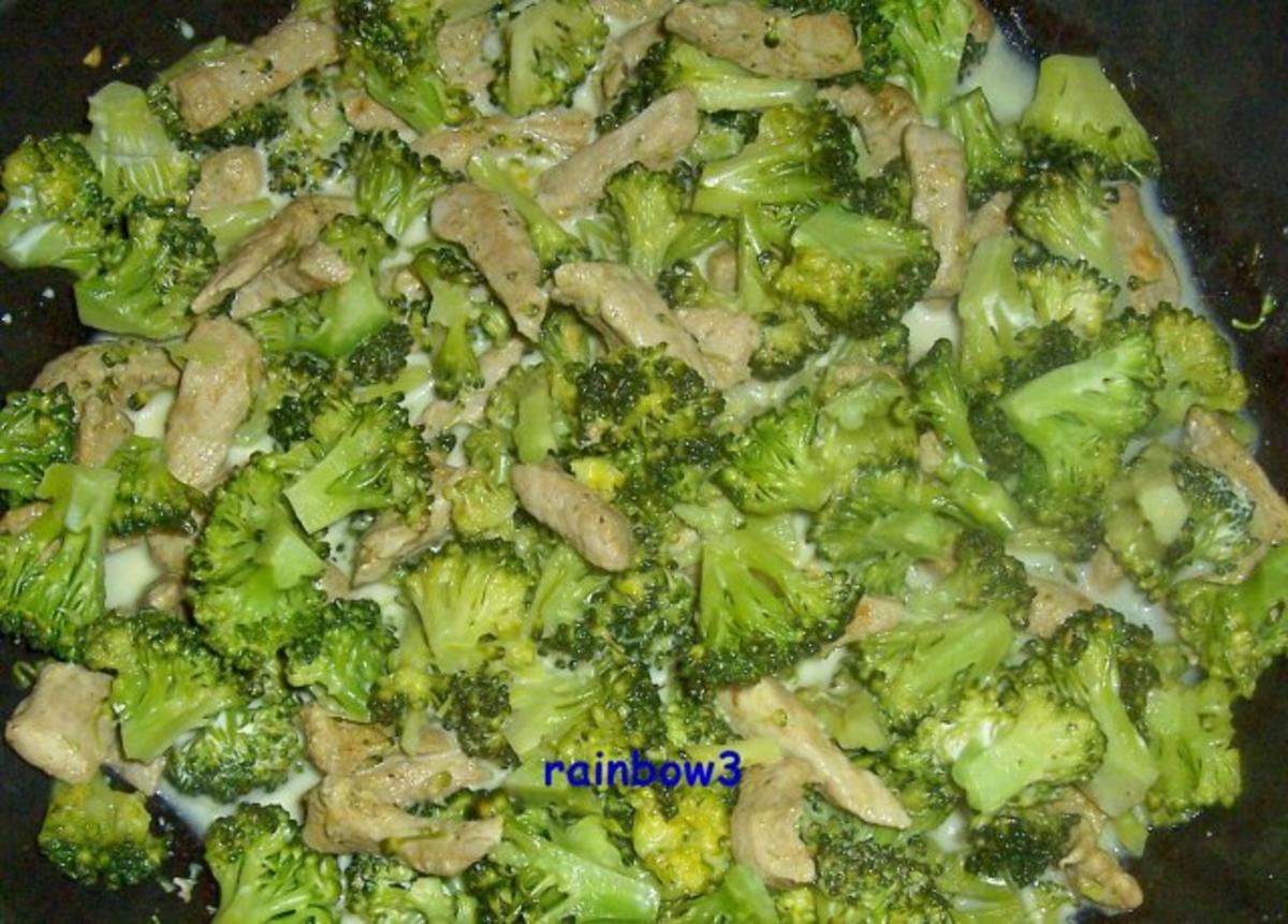 Bilder für Kochen: Schweine-Geschnetzeltes mit Broccoli - Rezept
