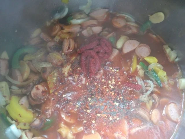 Rezept: Würstchengulasch Bild Nr. 3 Würstchengulasch - Rezept - Bild Nr. 3